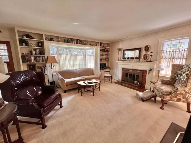 3424 N Elmwood DRIVE, Elmwood Park, WI 53405