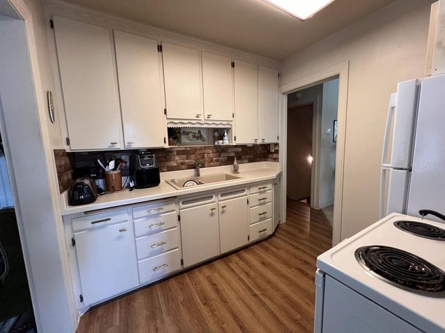 3424 N Elmwood DRIVE, Elmwood Park, WI 53405