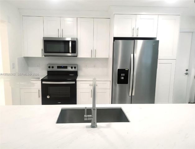 1145 Meadowlark Ave, Miami Springs, FL 33166