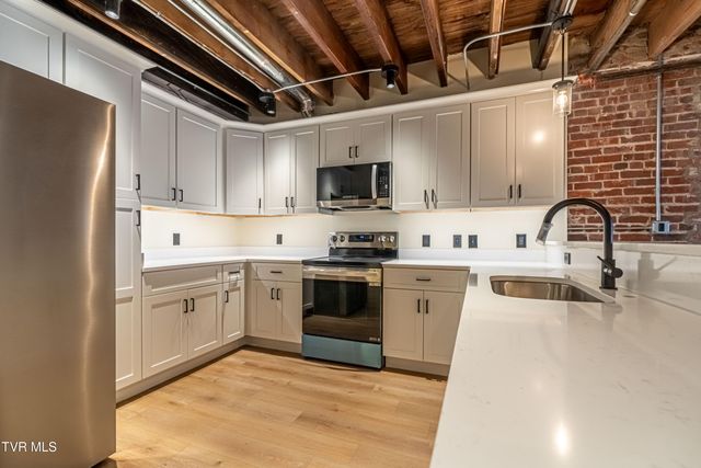 453 East Main Street 300, Kingsport, TN 37660