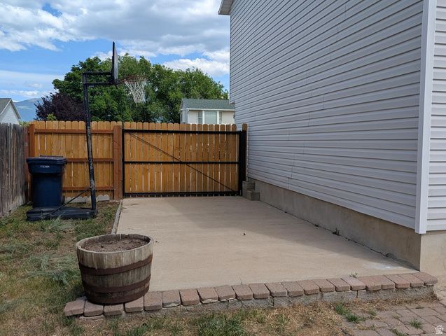 1831 S 200 W, Clearfield, UT 84015
