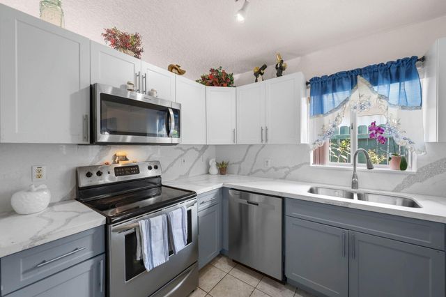 9778 NW 128th Lane, Hialeah Gardens, FL 33018