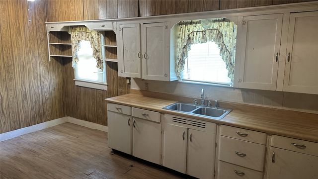1520 Avenue N, Anson, TX 79501