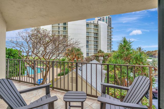 5420 N Ocean Drive 206, Singer Island, FL 33404