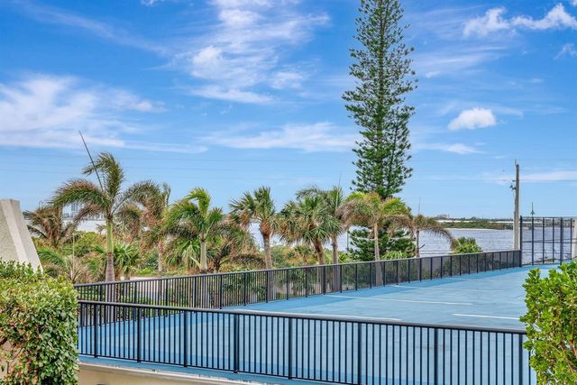 5420 N Ocean Drive 206, Singer Island, FL 33404