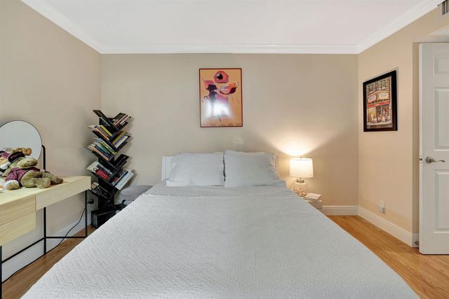 5420 N Ocean Drive 206, Singer Island, FL 33404