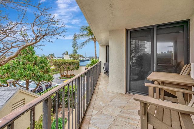 5420 N Ocean Drive 206, Singer Island, FL 33404