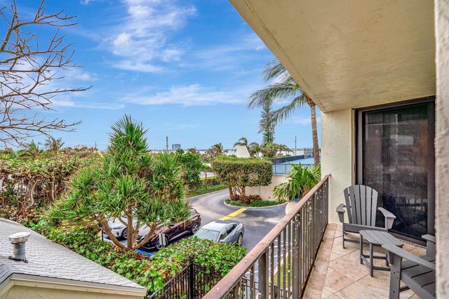 5420 N Ocean Drive 206, Singer Island, FL 33404
