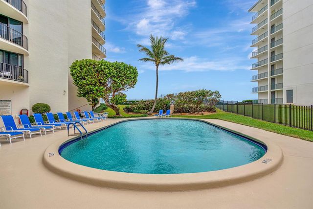 5420 N Ocean Drive 206, Singer Island, FL 33404