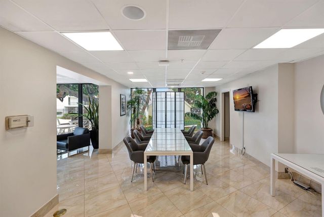 5420 N Ocean Drive 206, Singer Island, FL 33404