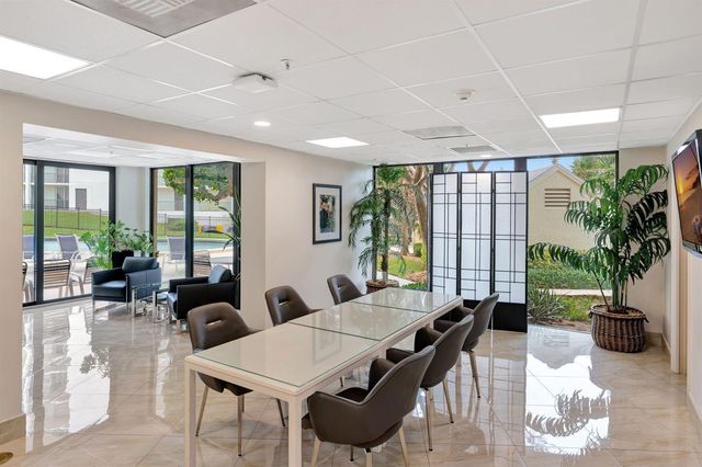 5420 N Ocean Drive 206, Singer Island, FL 33404
