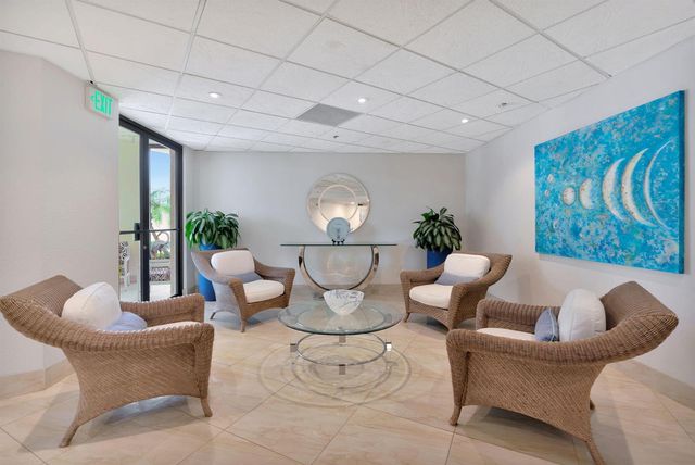 5420 N Ocean Drive 206, Singer Island, FL 33404