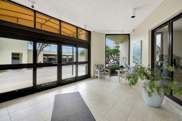 5420 N Ocean Drive 206, Singer Island, FL 33404