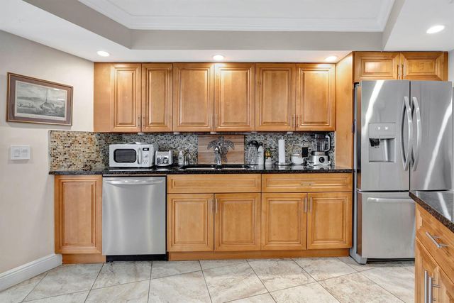 5420 N Ocean Drive 206, Singer Island, FL 33404