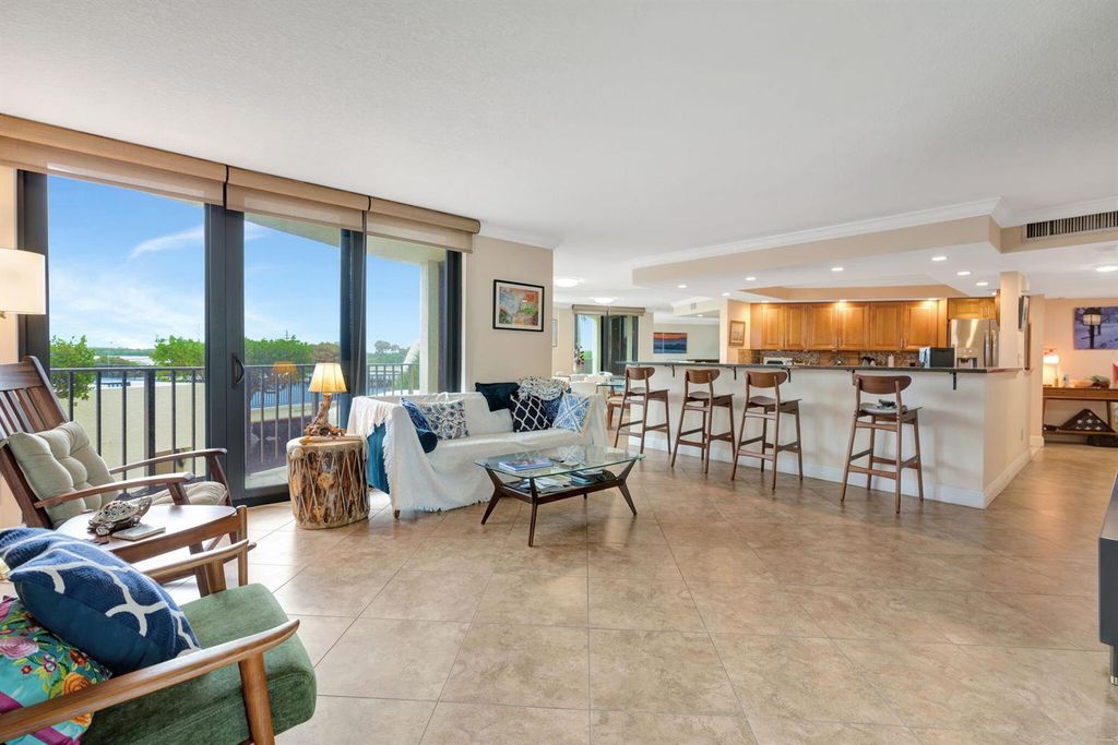 5420 N Ocean Drive 206, Singer Island, FL 33404