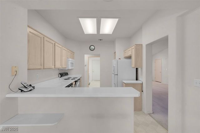 10013 Cresent Creek Drive, Las Vegas, NV 89134