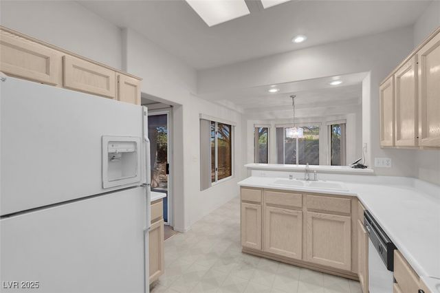 10013 Cresent Creek Drive, Las Vegas, NV 89134