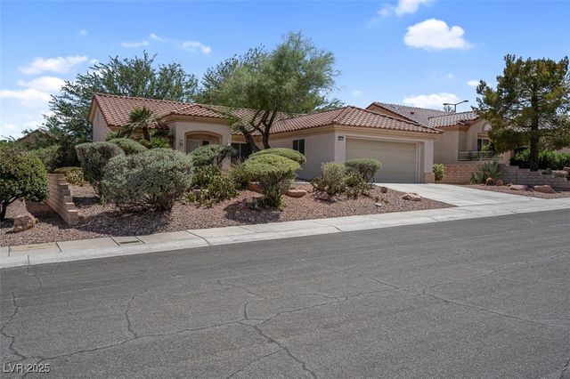 10013 Cresent Creek Drive, Las Vegas, NV 89134