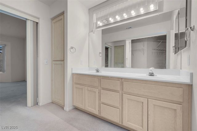 10013 Cresent Creek Drive, Las Vegas, NV 89134