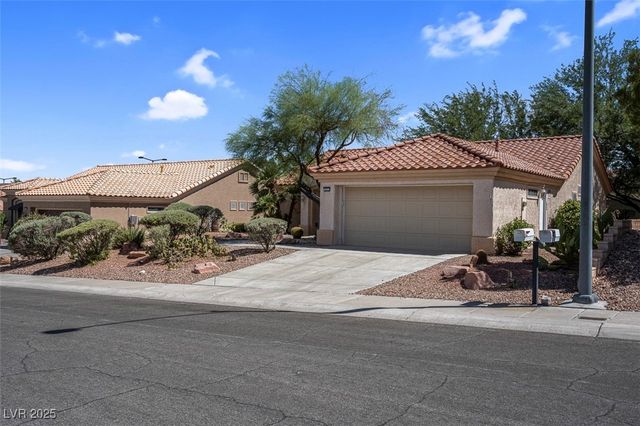 10013 Cresent Creek Drive, Las Vegas, NV 89134
