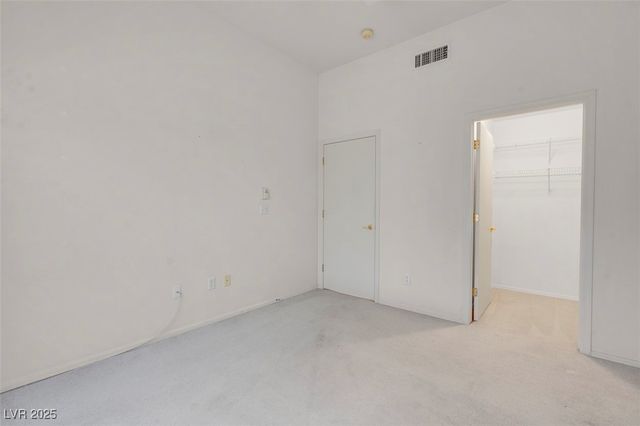 10013 Cresent Creek Drive, Las Vegas, NV 89134