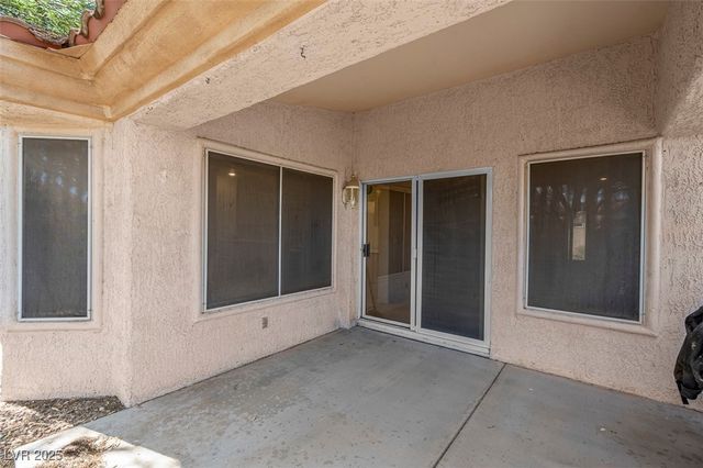 10013 Cresent Creek Drive, Las Vegas, NV 89134