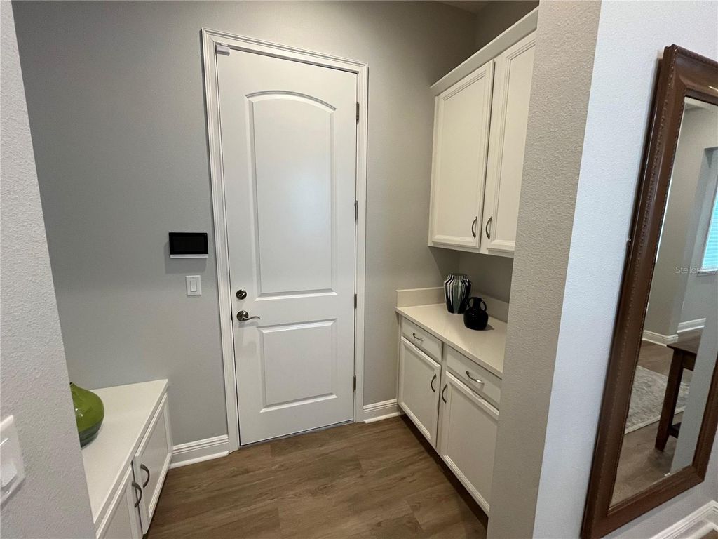 Image 4 of property listing at 13603 ABBERWICK DRIVE, Orlando, FL 32832