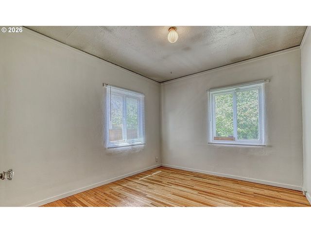 1036 N AINSWORTH St, Portland, OR 97217