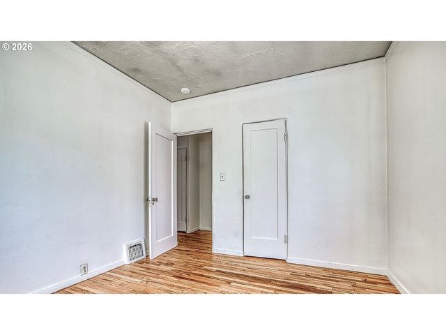 1036 N AINSWORTH St, Portland, OR 97217