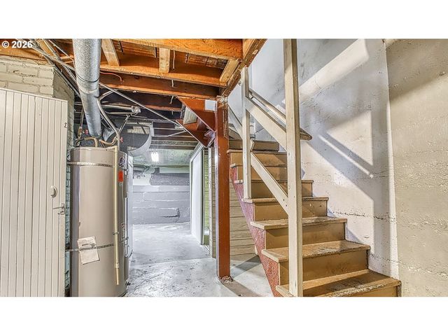 1036 N AINSWORTH St, Portland, OR 97217