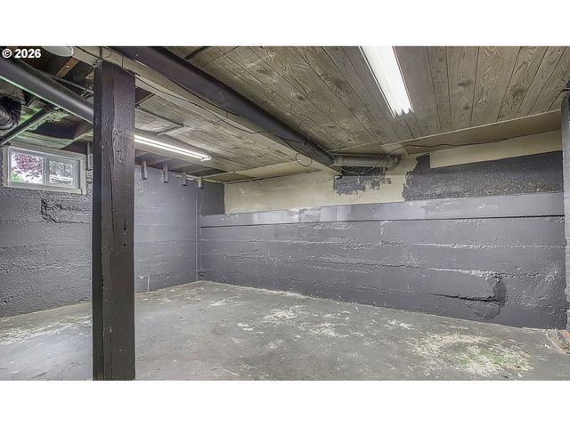 1036 N AINSWORTH St, Portland, OR 97217