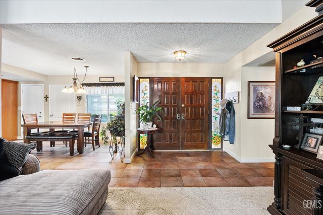 1813 Vallecito Lane, Bakersfield, CA 93309