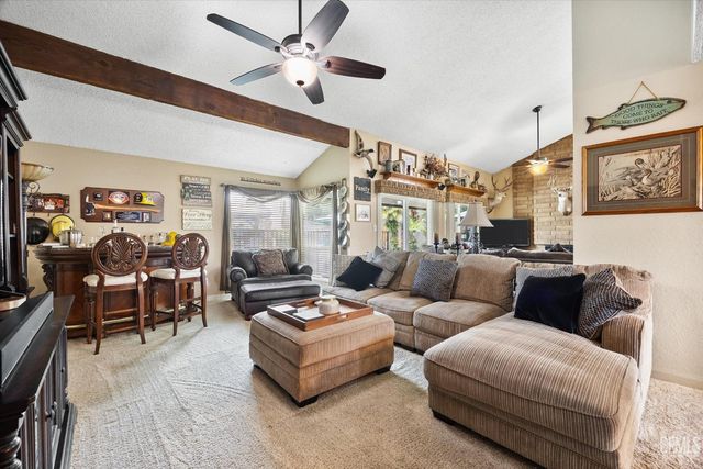 1813 Vallecito Lane, Bakersfield, CA 93309