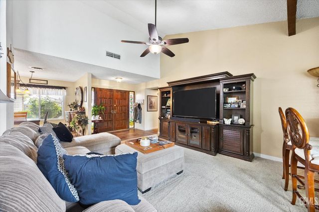 1813 Vallecito Lane, Bakersfield, CA 93309