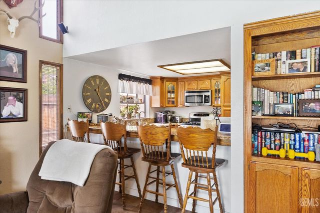 1813 Vallecito Lane, Bakersfield, CA 93309