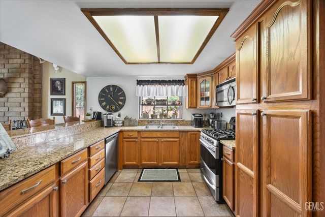 1813 Vallecito Lane, Bakersfield, CA 93309