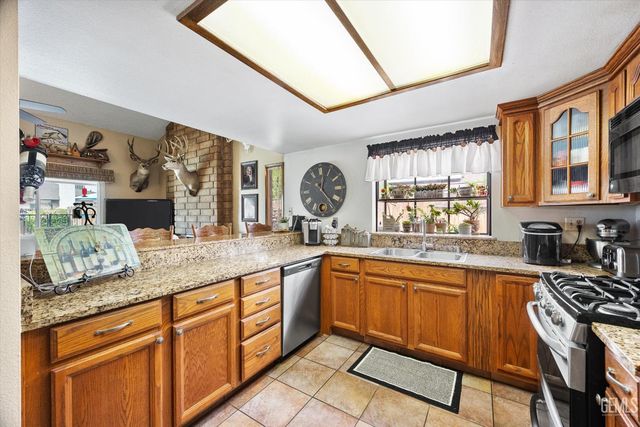 1813 Vallecito Lane, Bakersfield, CA 93309