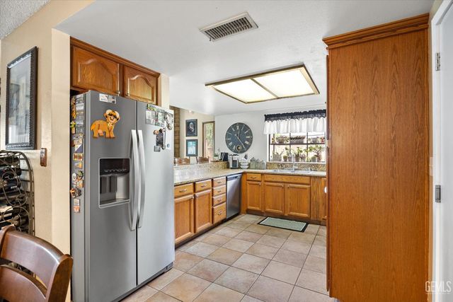 1813 Vallecito Lane, Bakersfield, CA 93309