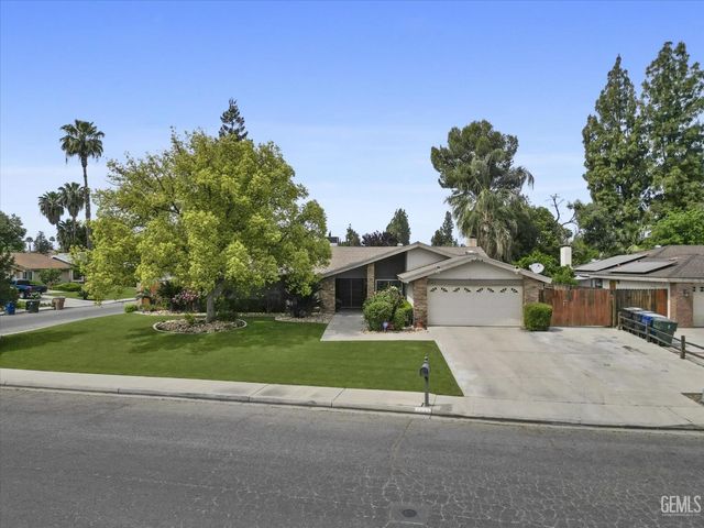 1813 Vallecito Lane, Bakersfield, CA 93309