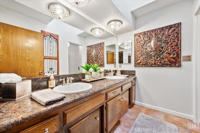 1813 Vallecito Lane, Bakersfield, CA 93309