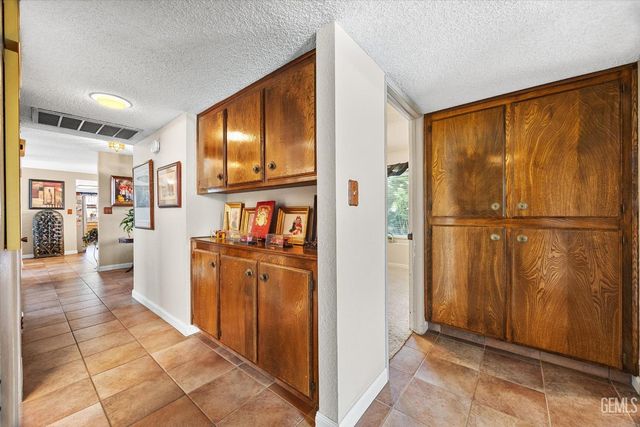 1813 Vallecito Lane, Bakersfield, CA 93309