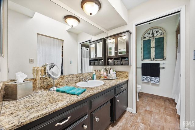 1813 Vallecito Lane, Bakersfield, CA 93309