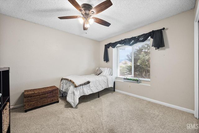 1813 Vallecito Lane, Bakersfield, CA 93309