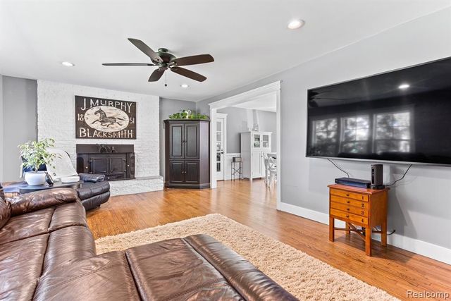 11646 Dixie Highway, Holly, MI 48442
