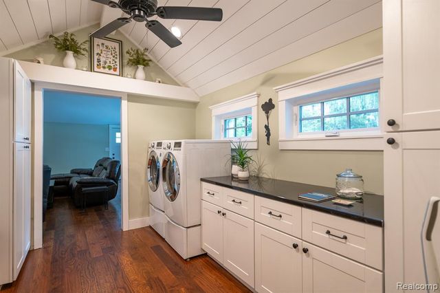 11646 Dixie Highway, Holly, MI 48442