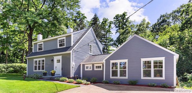 11646 Dixie Highway, Holly, MI 48442