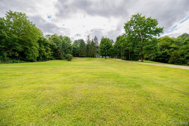 11646 Dixie Highway, Holly, MI 48442