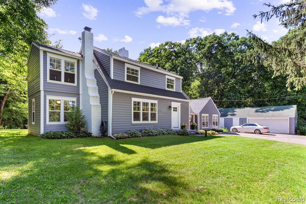 11646 Dixie Highway, Holly, MI 48442