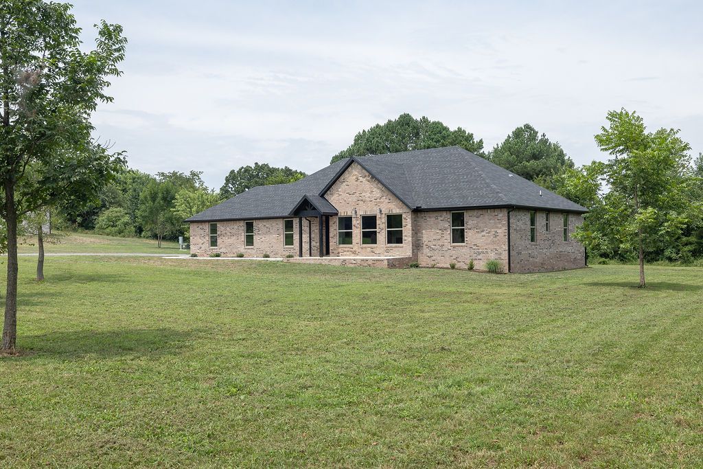 216 Oneal Lane, Elkins, AR 72727