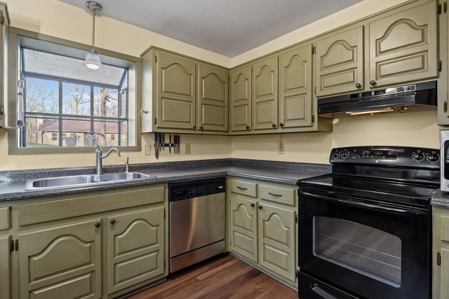 1102 Patterson Dr, Kingston Springs, TN 37082